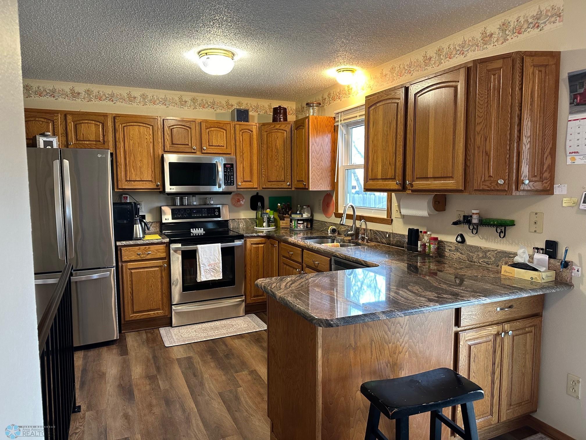 Kitchen 2.jpg