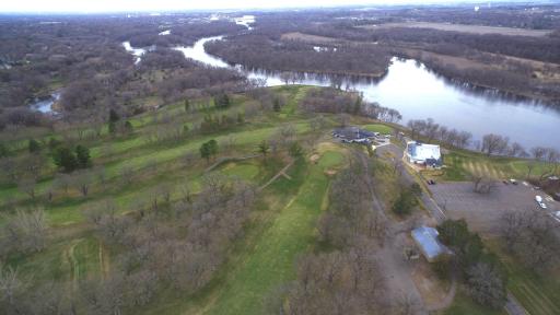 Walking distance to St Cloud Country Club and Mississippi River