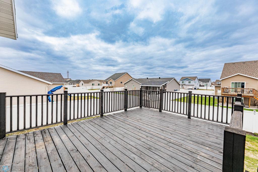 Deck has Natural Gas Hookups for Grill