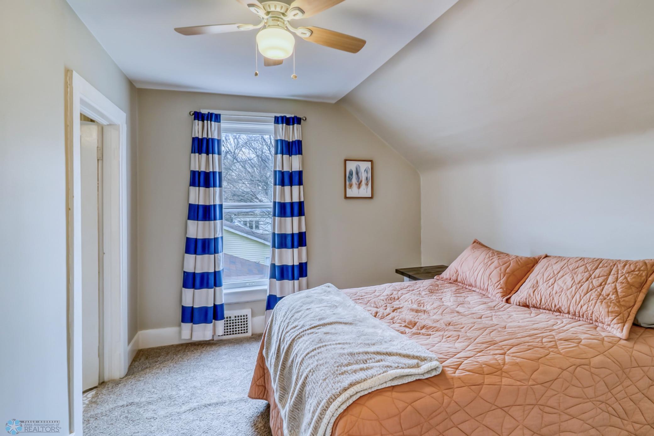 Upstairs Bedroom2_1.jpg