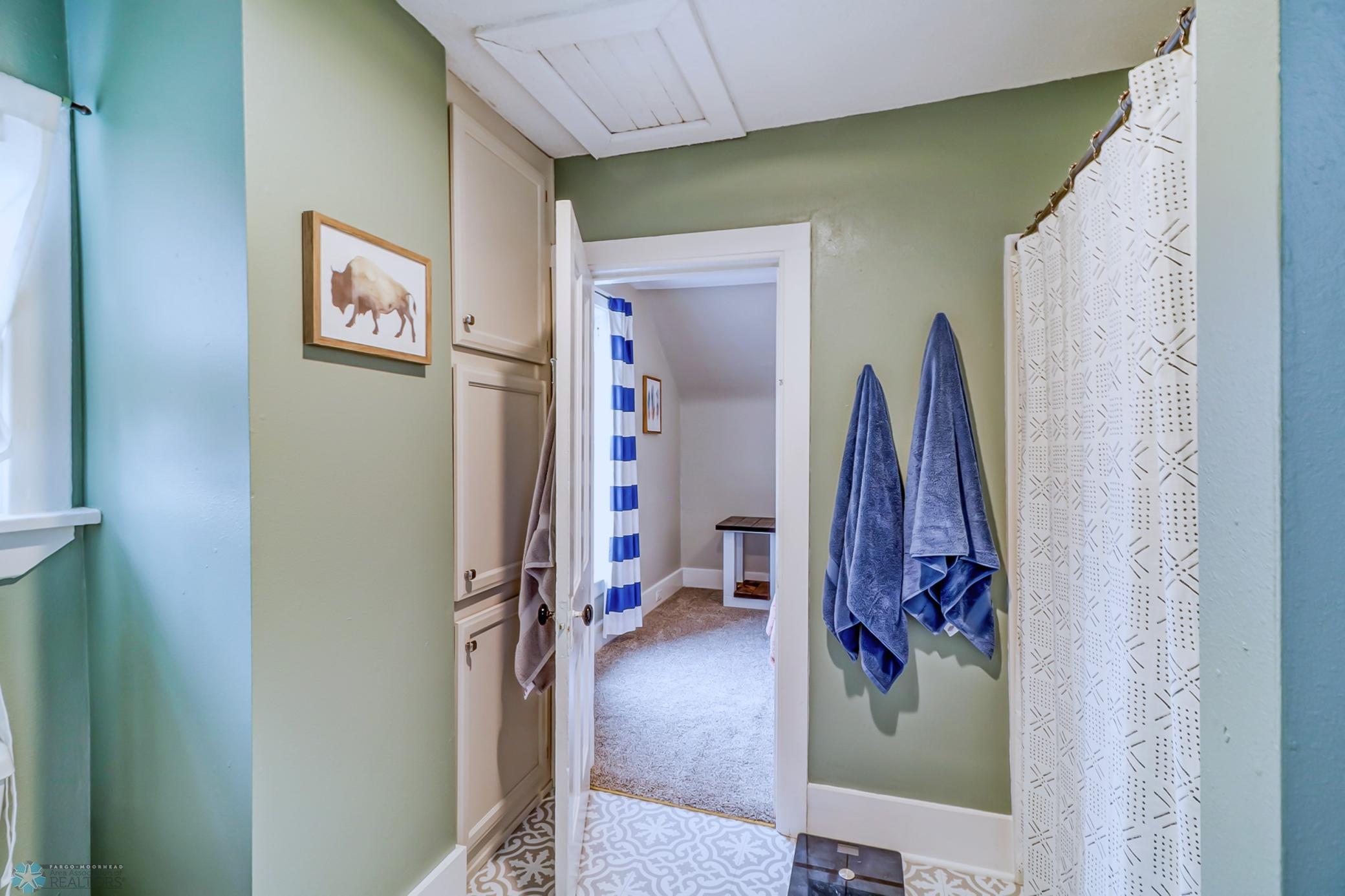 Upstairs Bathroom1_2.jpg