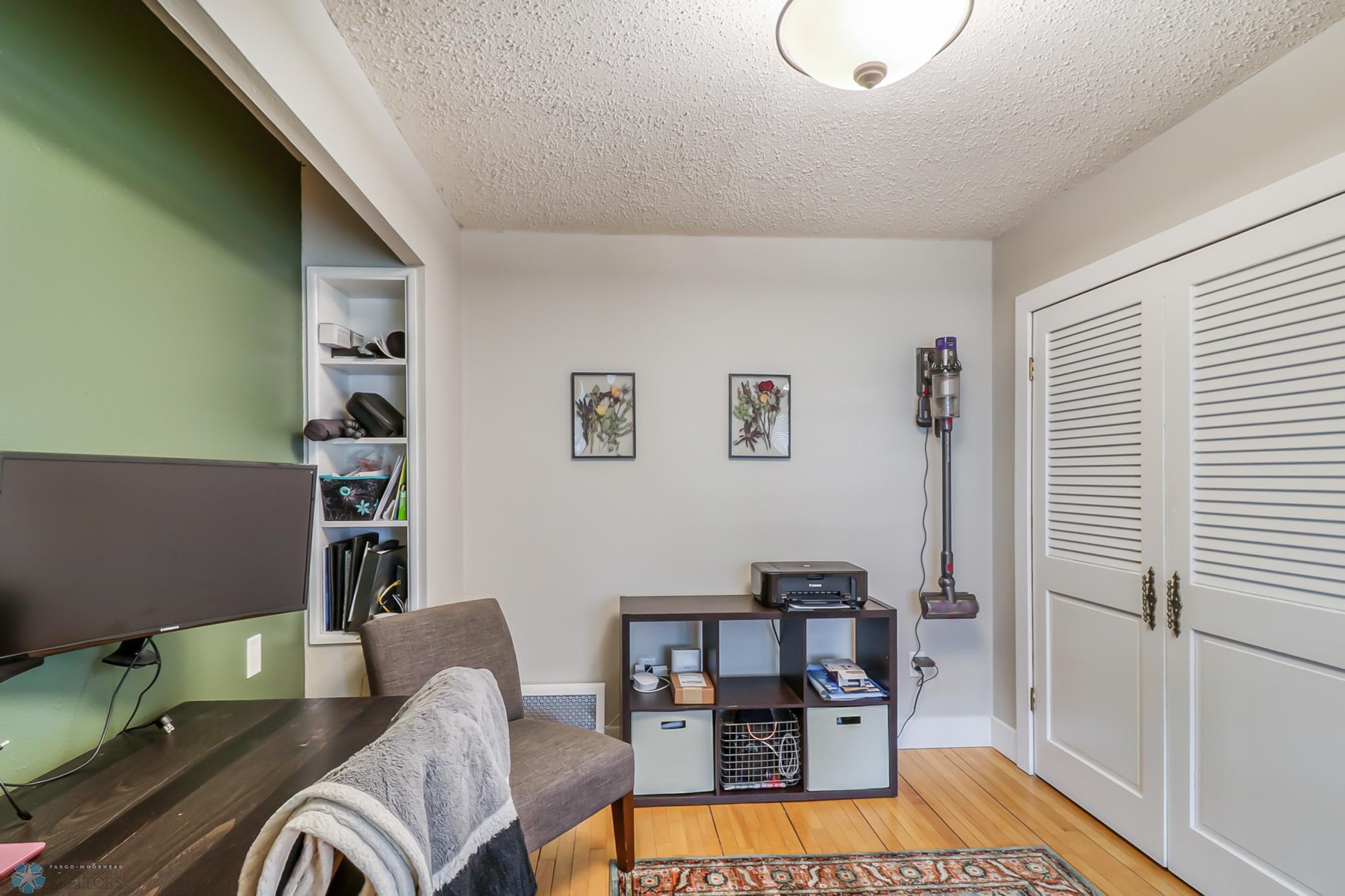 Bedroom1_2.jpg
