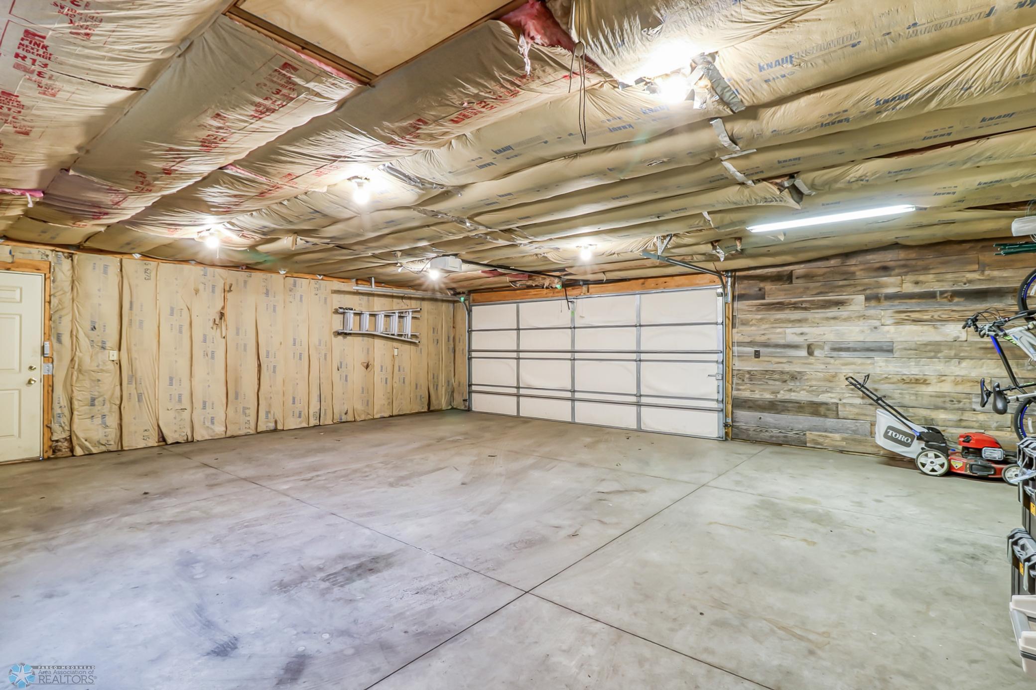 Garage1_0.jpg