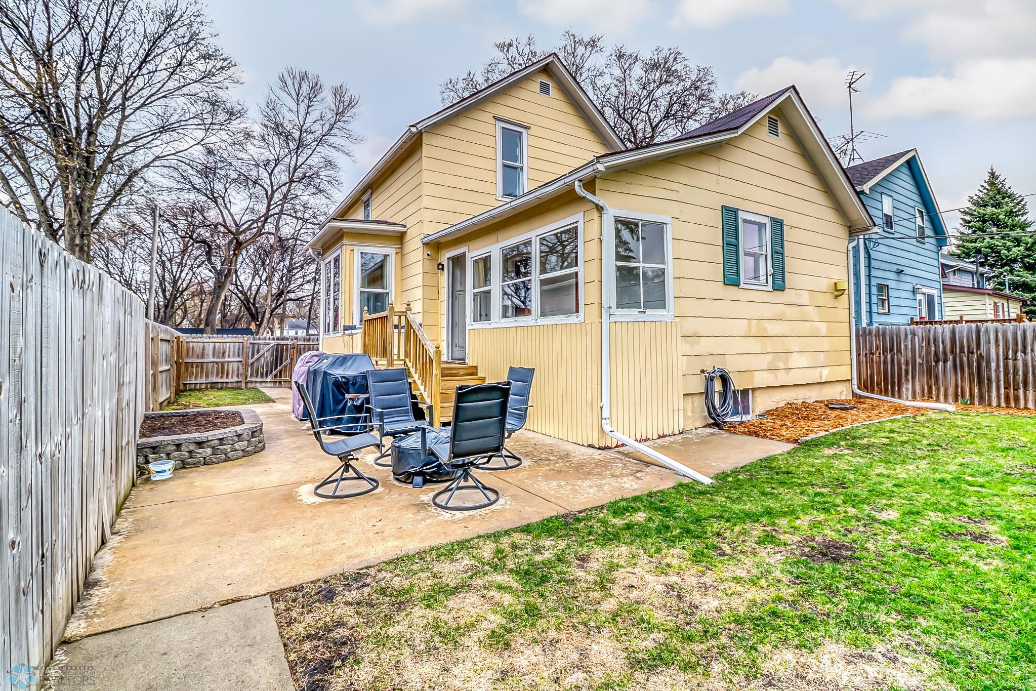 Backyard1_0.jpg
