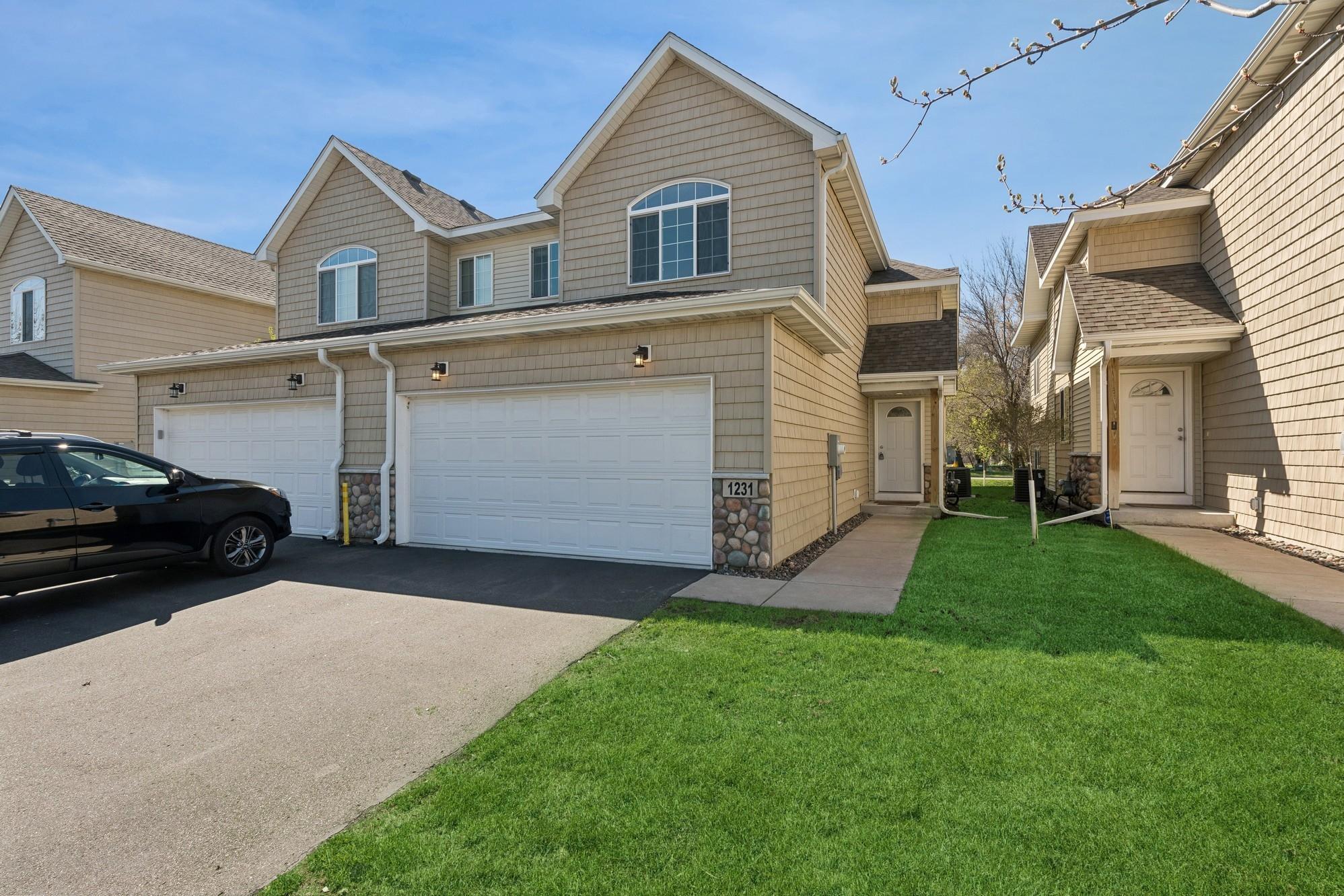 Wonderful curb appeal here. You will be proud to have your guests pull into your driveway!