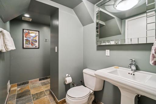 4521 Rutledge Avenue, Edina, MN 55436