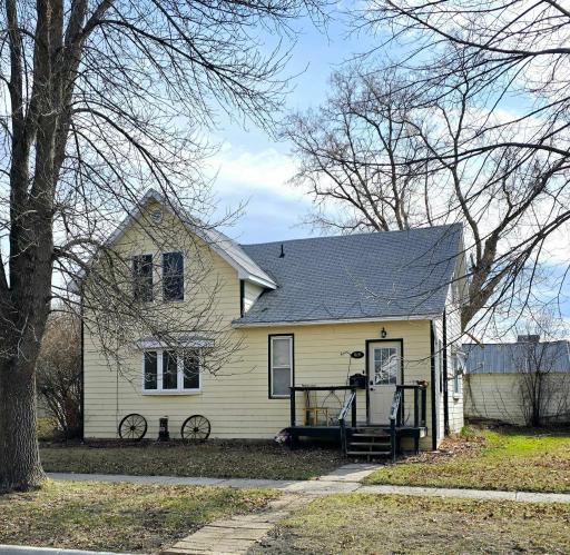 410 Knight Avenue N, Thief River Falls, MN 56701