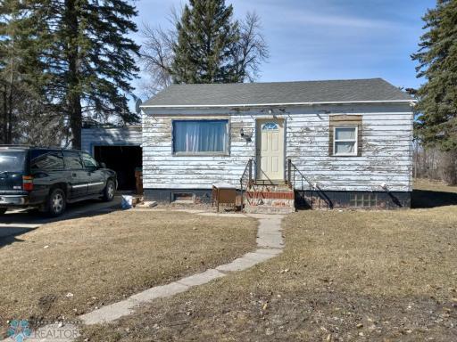724 Terry Avenue, Larimore, ND 58251