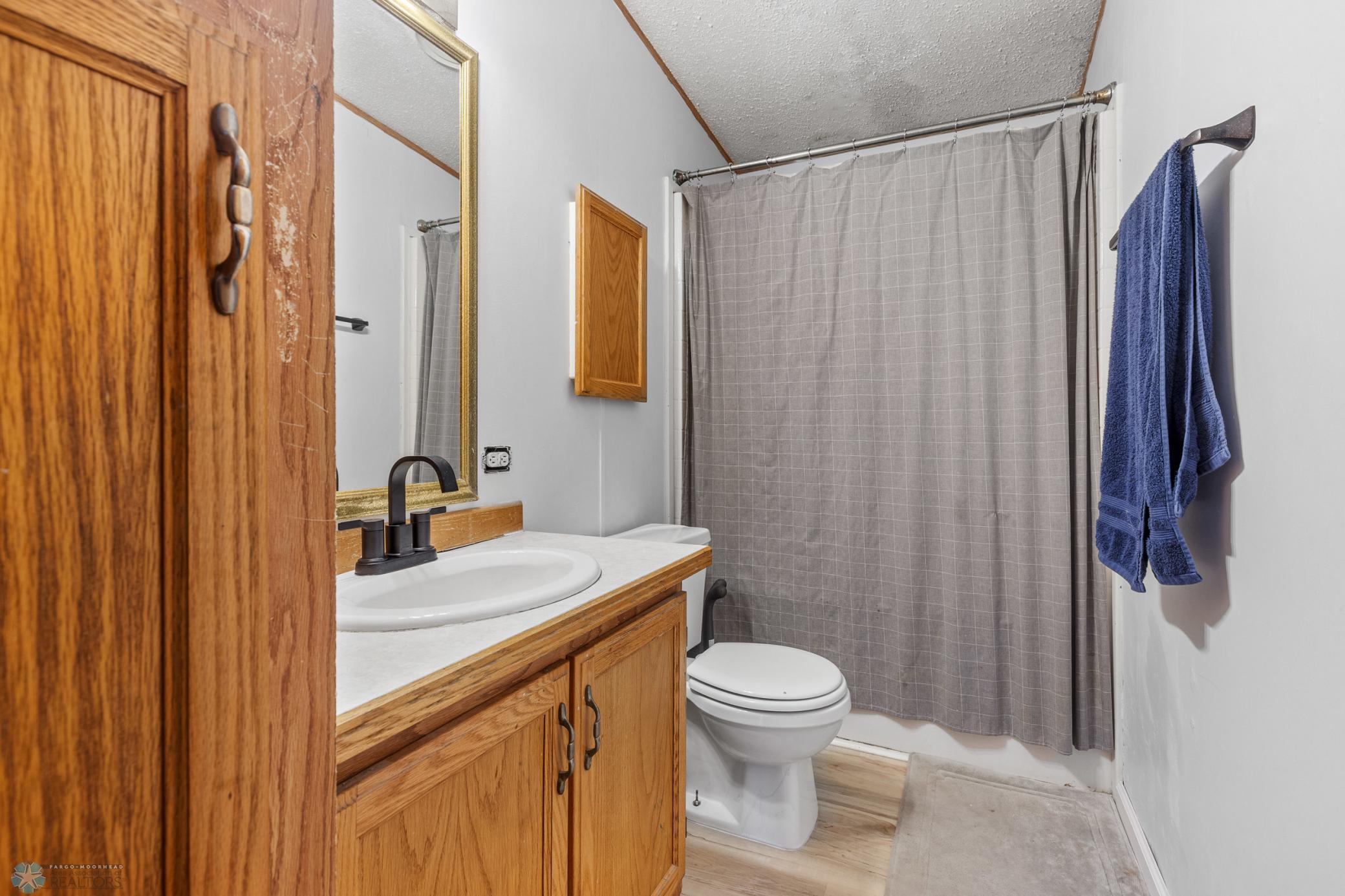 2nd Bathroom