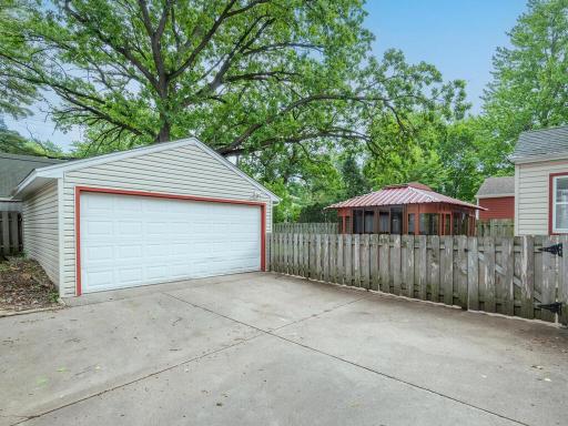 6813 Newton Avenue S Richfield MN 55423 USA-032-030-Newton Ave S32-MLS_Size.jpg