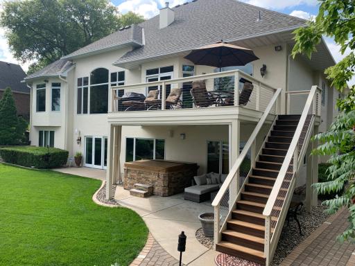 876 Stonebrooke Drive, Shakopee, MN 55379