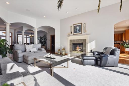 876 Stonebrooke Drive, Shakopee, MN 55379