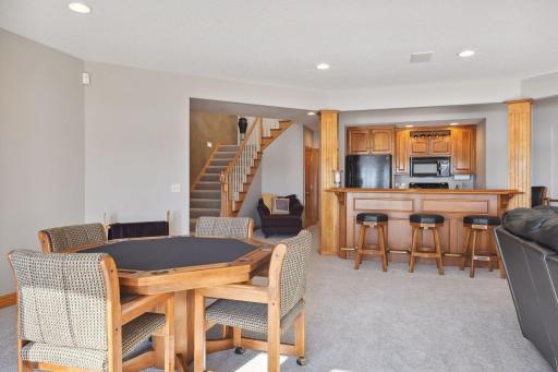 876 Stonebrooke Drive, Shakopee, MN 55379