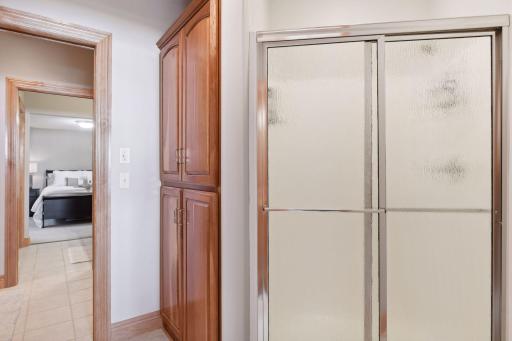 876 Stonebrooke Drive, Shakopee, MN 55379