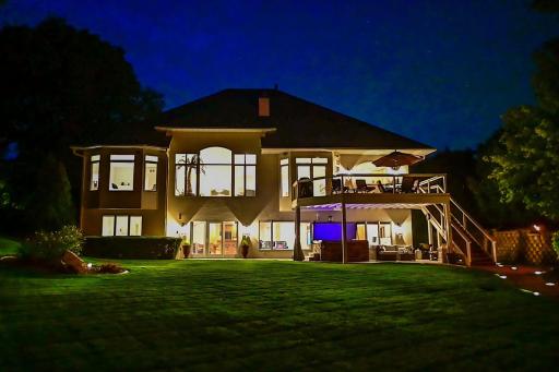876 Stonebrooke Drive, Shakopee, MN 55379