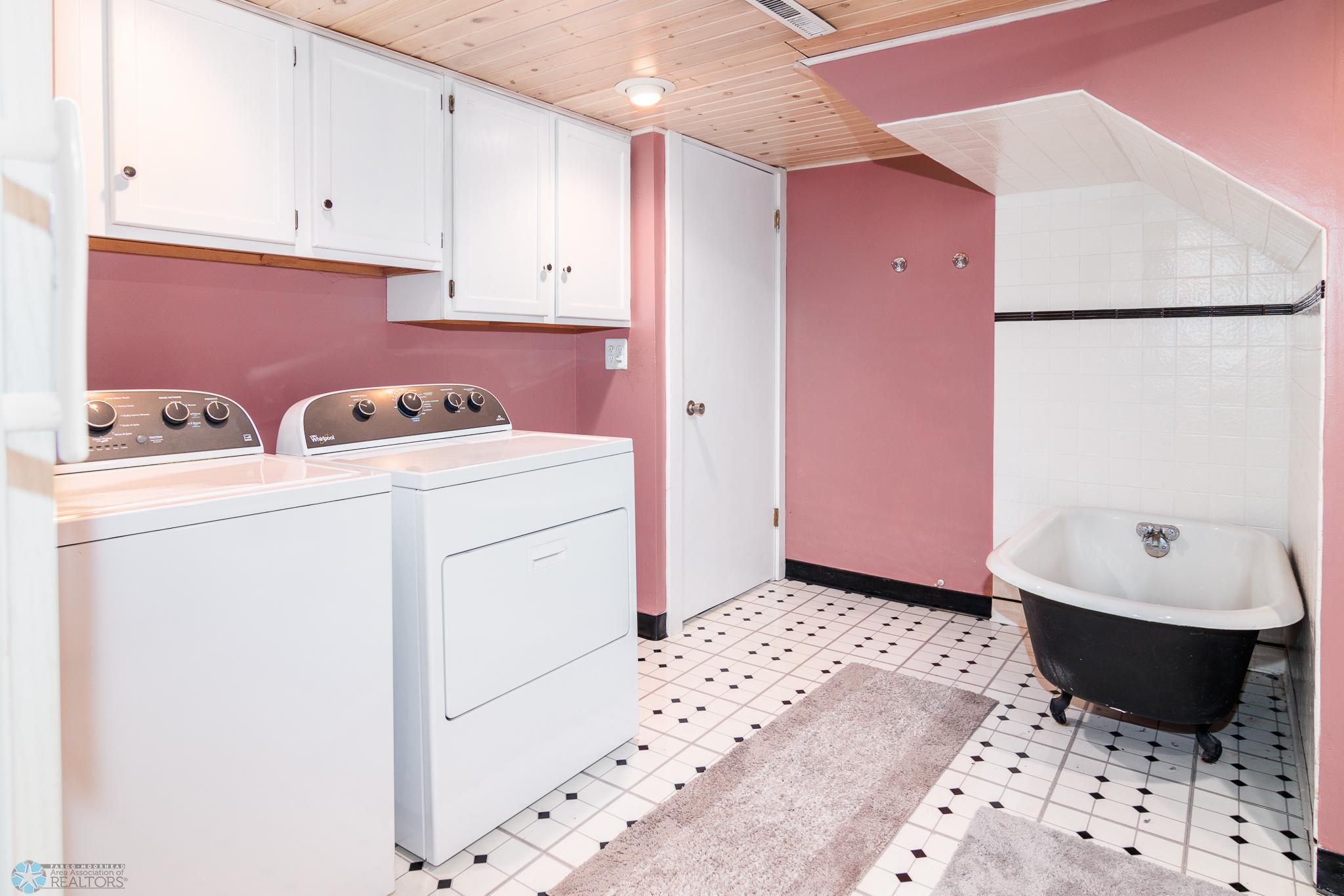 Washer & Dryer Included