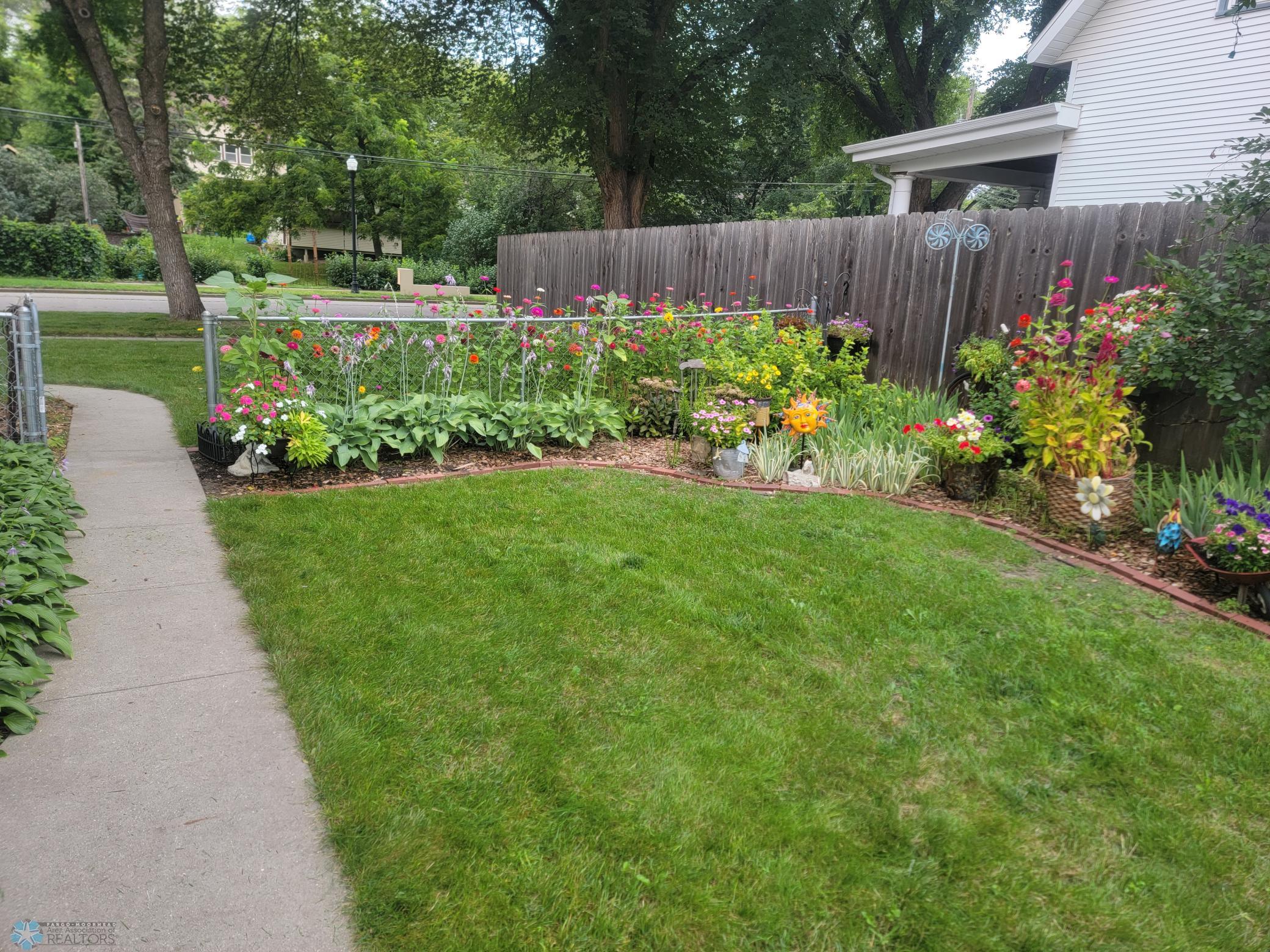 Side Yard Garden