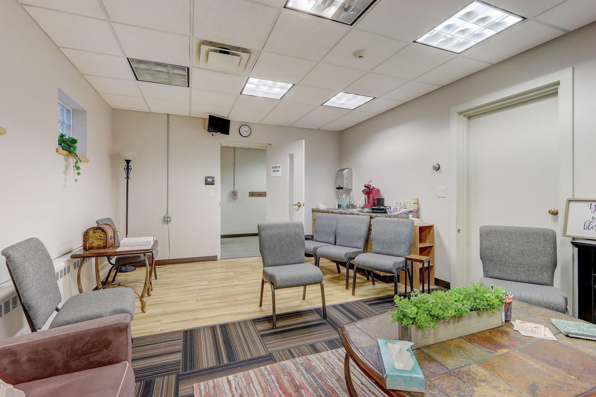 Alternate view of the gathering room.