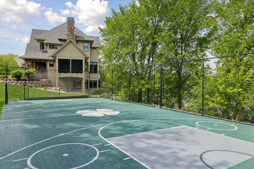 8350 Marsh Creek Road, Saint Paul, MN 55125