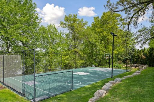 8350 Marsh Creek Road, Saint Paul, MN 55125