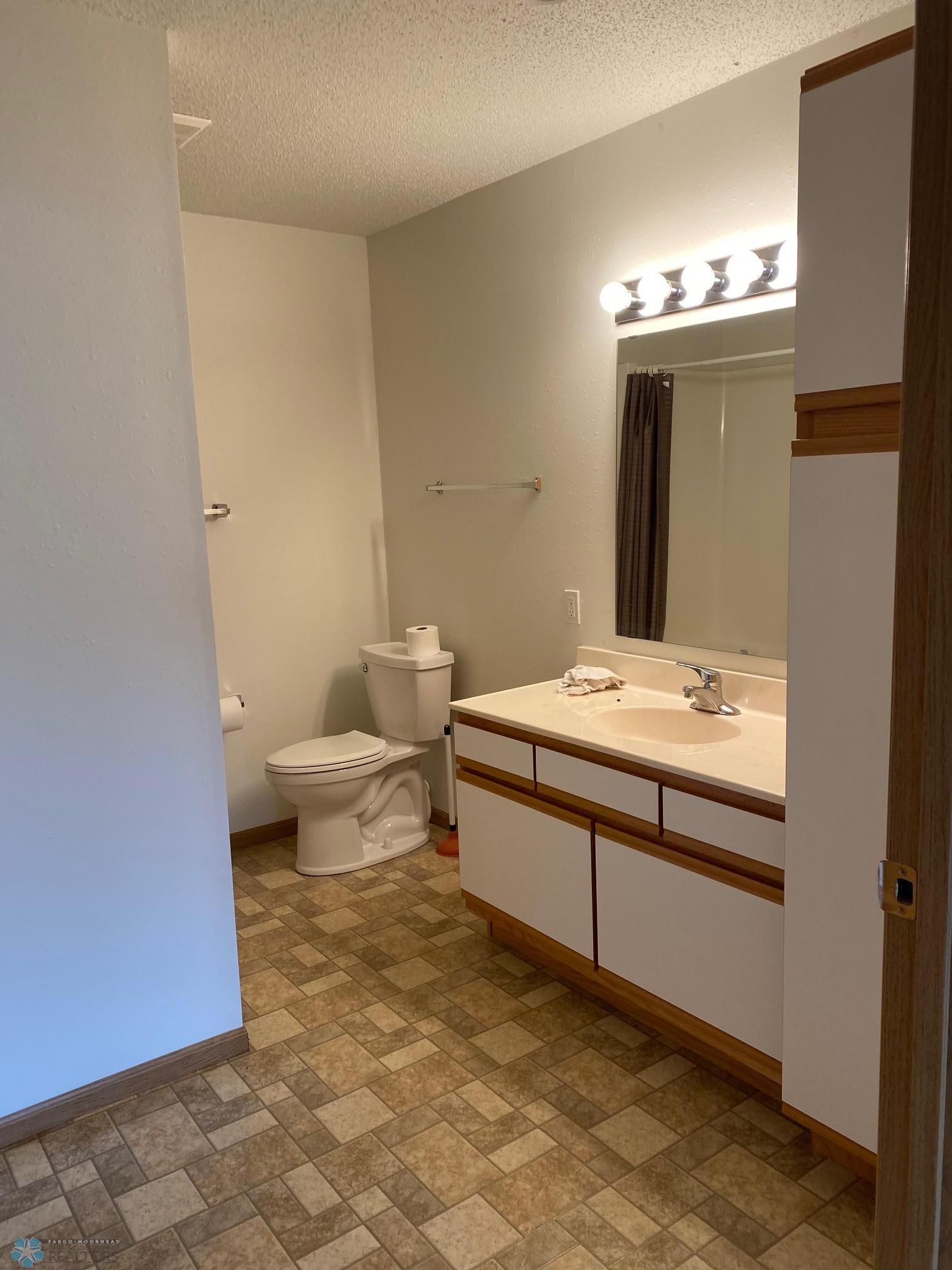 Master Bath2.jpg