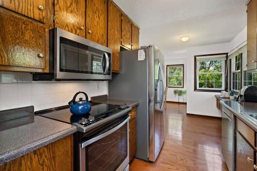 Newer Stainless Steel Appliances, including Convection Oven