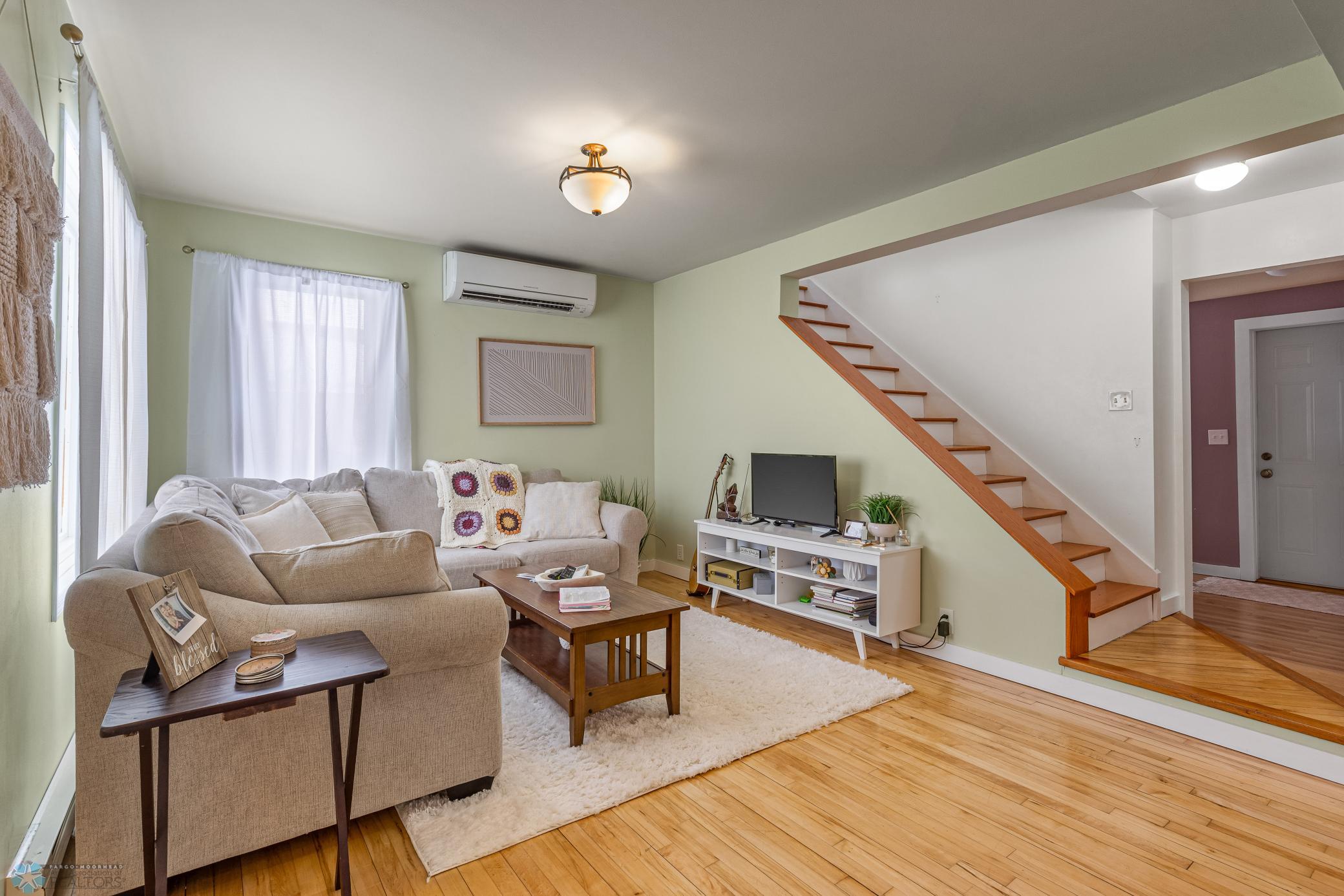Living Room-6.jpg