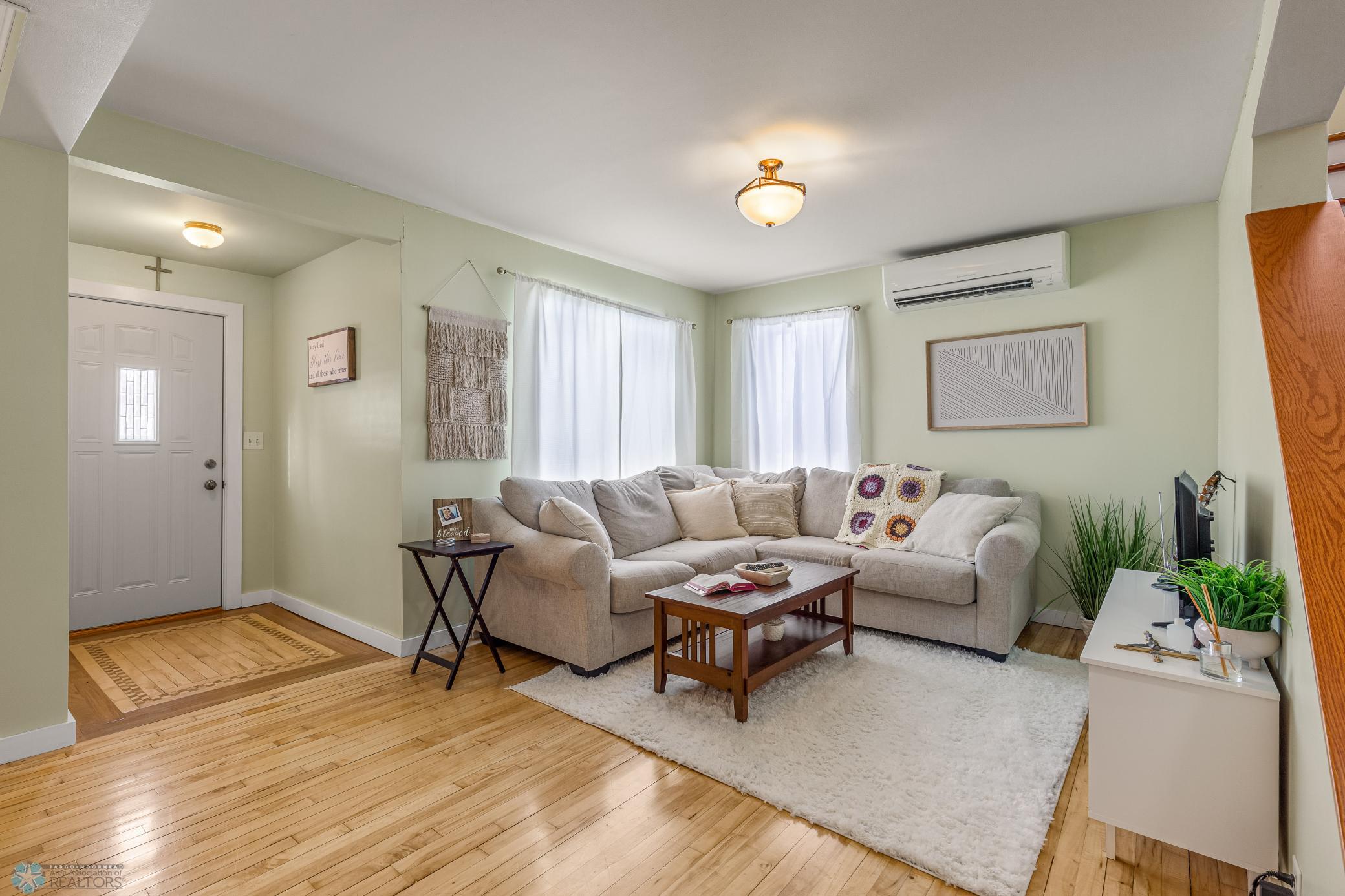 Living Room-7.jpg
