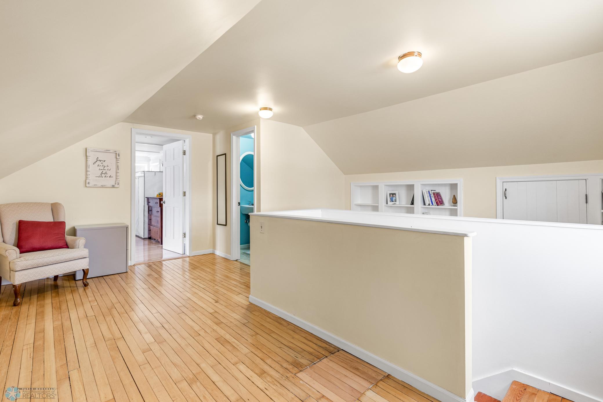 Top Foyer-16.jpg