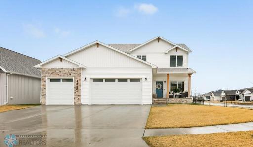 8860 Northern Lights Avenue, Horace, ND 58047