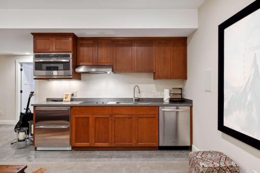 2227 Portico Green, Minnetonka, MN 55391