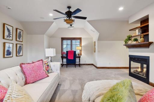 2227 Portico Green, Minnetonka, MN 55391