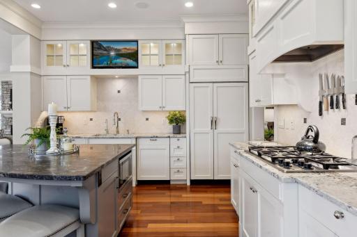 2227 Portico Green, Minnetonka, MN 55391