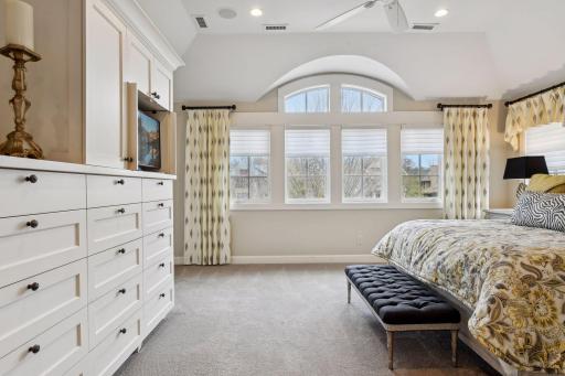 2227 Portico Green, Minnetonka, MN 55391