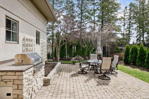 2227 Portico Green, Minnetonka, MN 55391