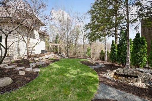 2227 Portico Green, Minnetonka, MN 55391
