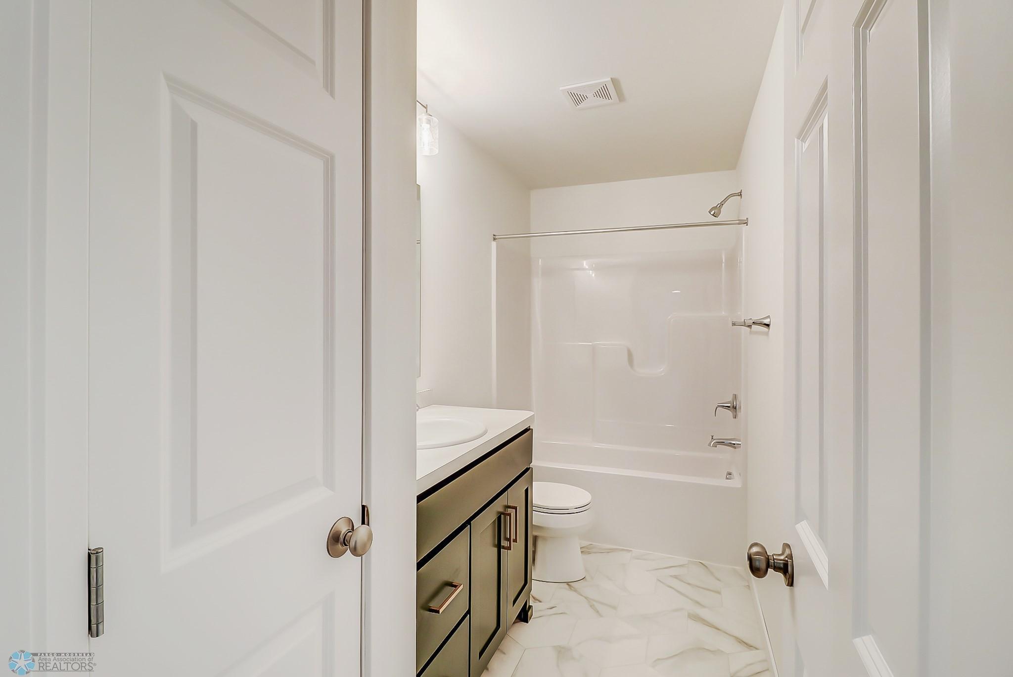 Basement Bathroom1_1.jpg