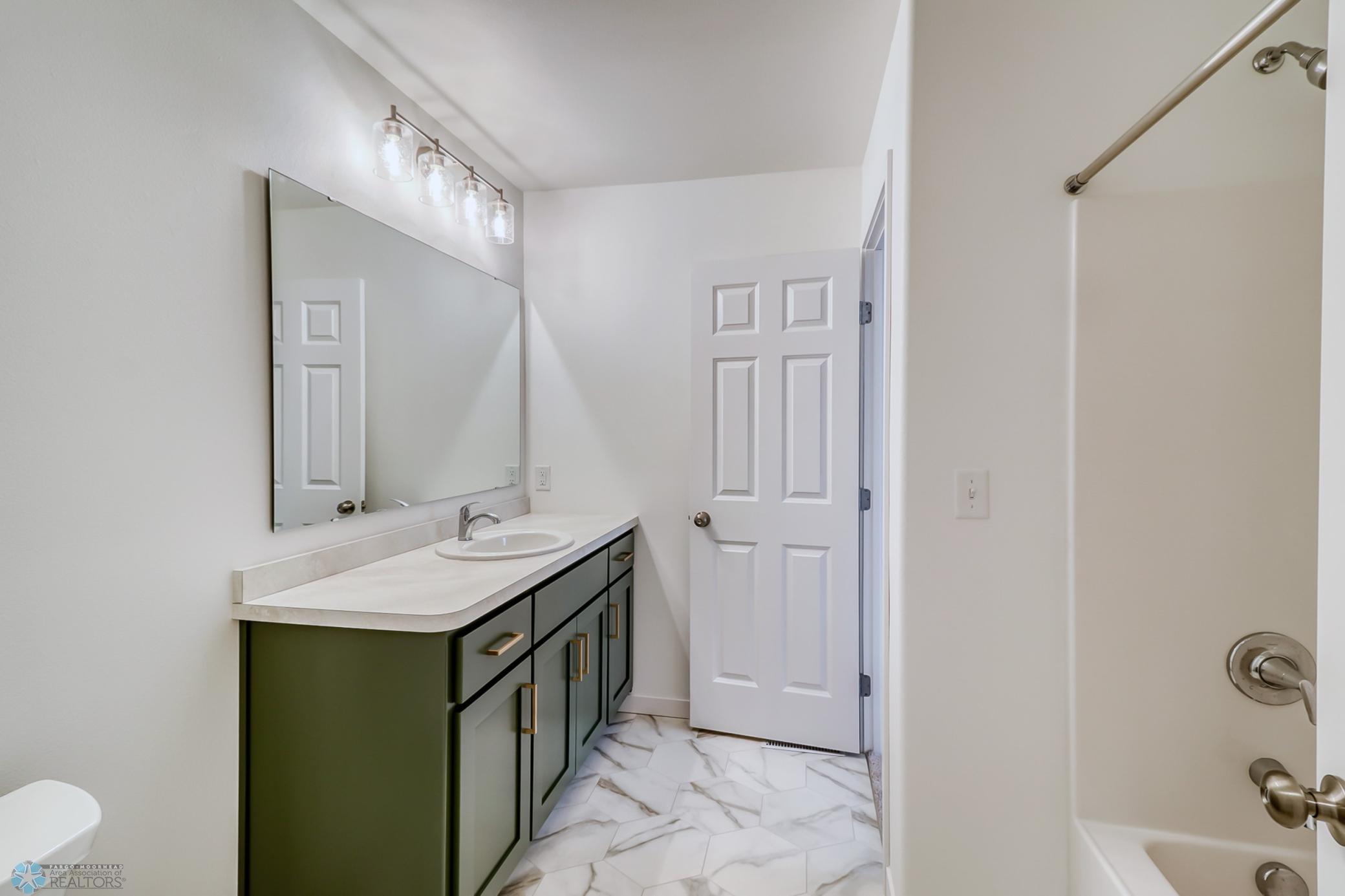 Primary Bathroom1_0.jpg