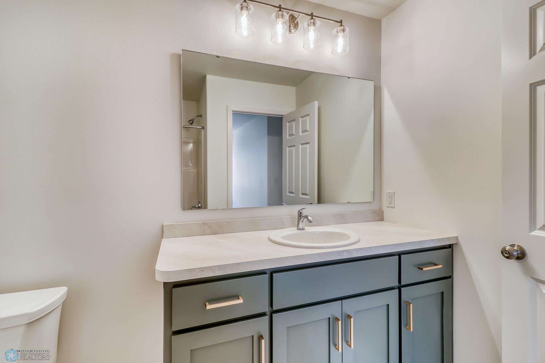 Primary Bathroom1_1.jpg