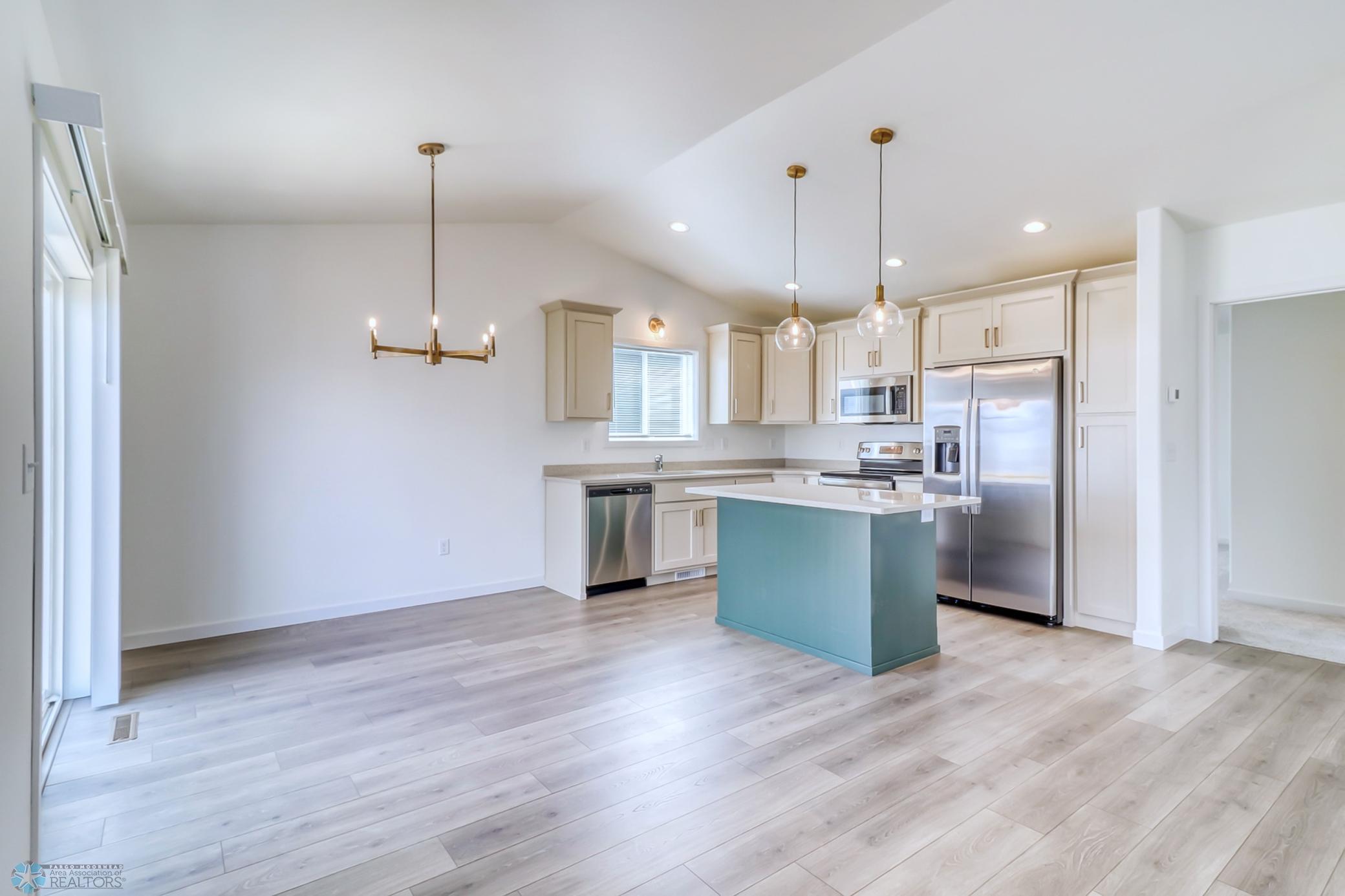 Kitchen1_0.jpg