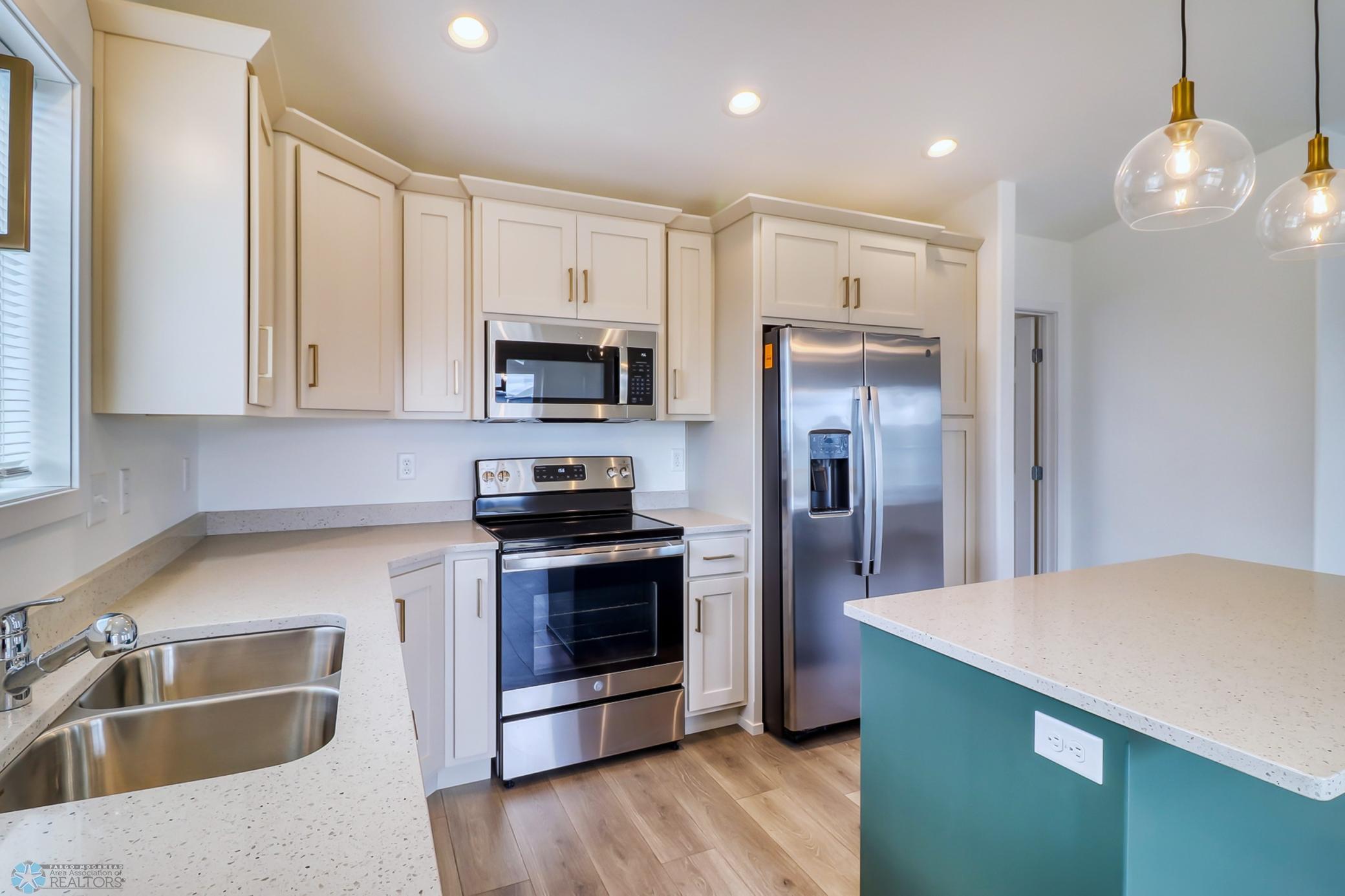 Kitchen1_3.jpg