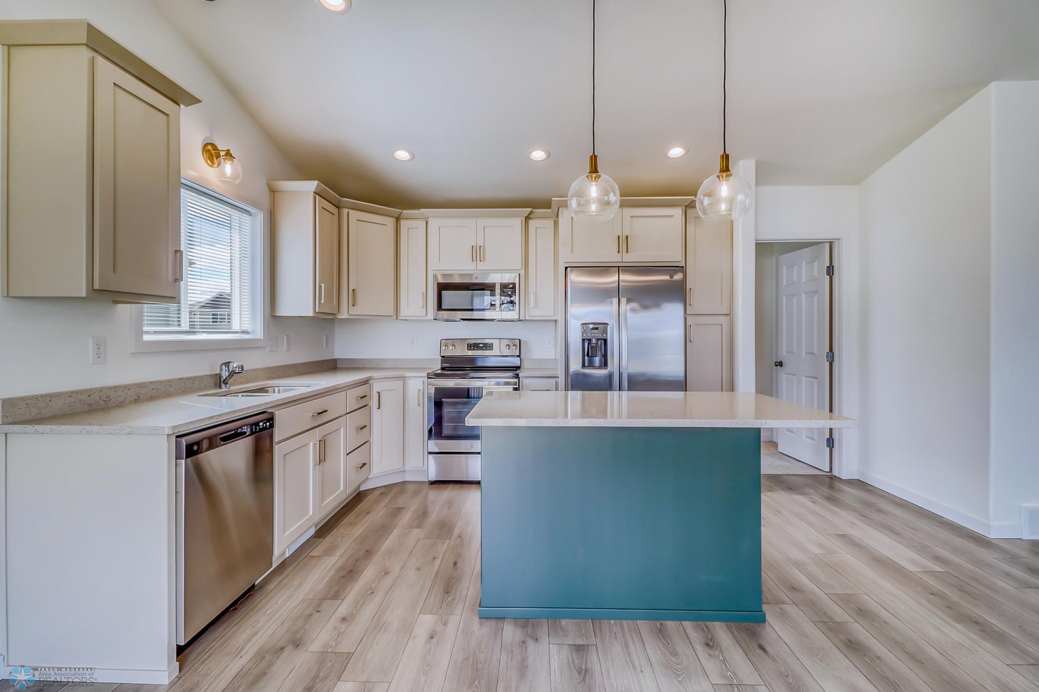 Kitchen1_2.jpg
