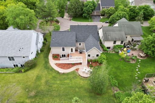 2703 Snowdrift Circle E, Maplewood, MN 55119