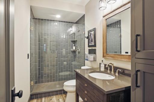 21045 Ivy Lane, Excelsior, MN 55331