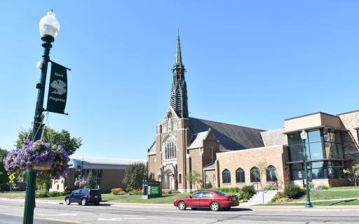 Rosemount has a great downtown area, including the beautiful Steeple Center, a great venue for events, parties, or special occasions. Just minutes from home!