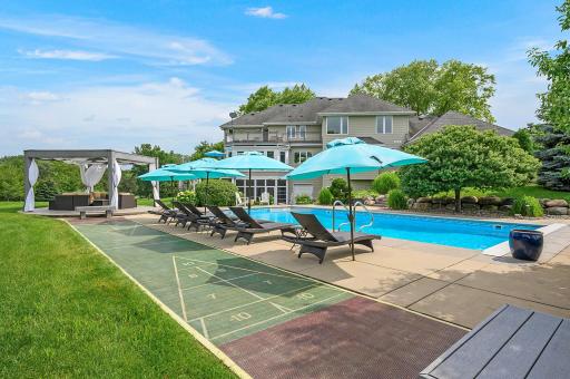 Its prime location near renowned parks, golf courses, and recreational lakes adds to its allure, making it a dream residence for those who appreciate the finer things in life and value the beauty of nature.