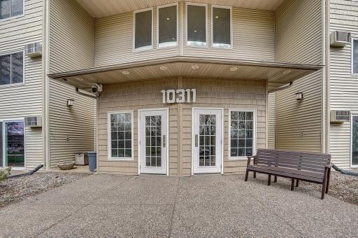 10311 Cedar Lake Road, 107, Minnetonka, MN 55305