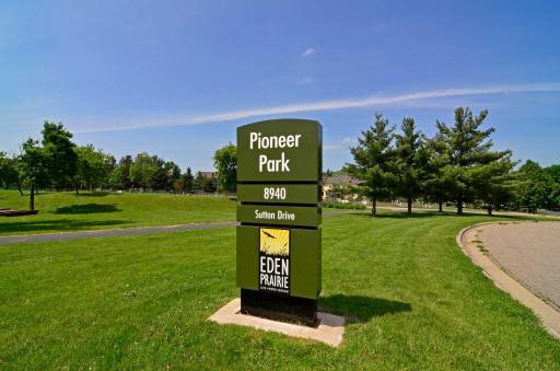 8562 French Curve, Eden Prairie, MN 55347