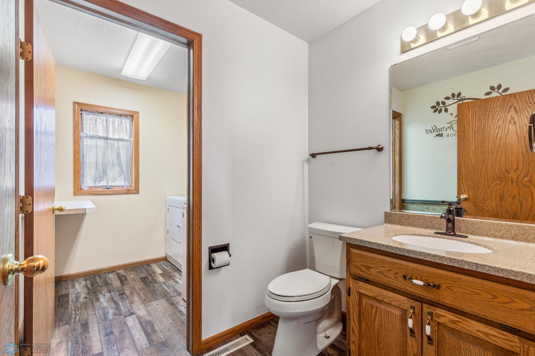 1/2 Bath