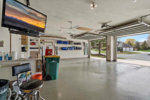 You're gonna appreciate this garage!_3250 Lakeside Dr